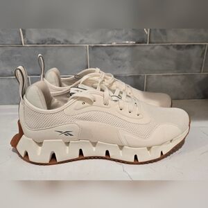Women's Reebok Zig Dynamica G sneakers Sz 10 NWOT